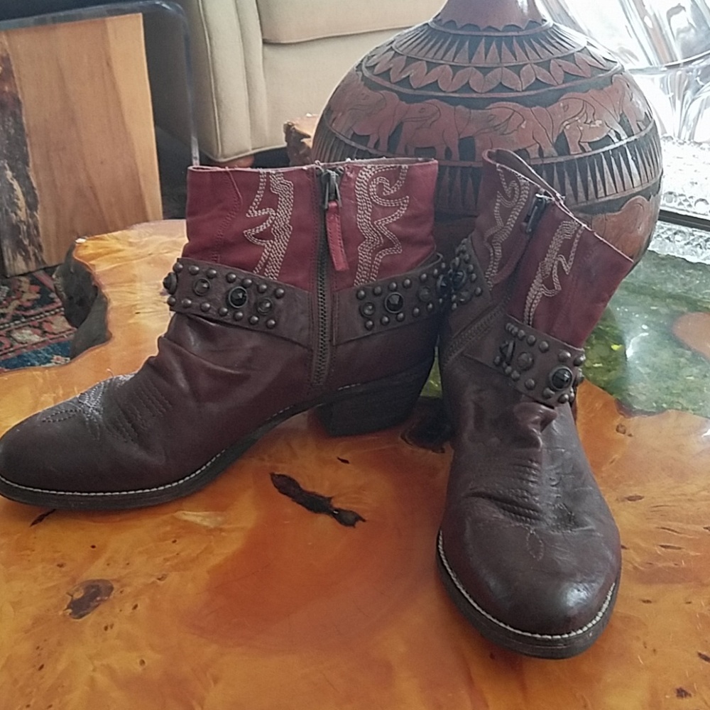 Sam Edelman Western Booties